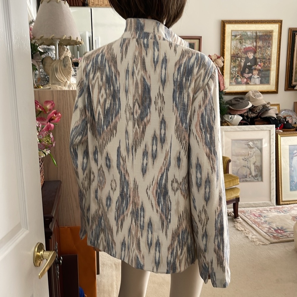 Chico’s Aztec pattern open blazer - Picture 3 of 10